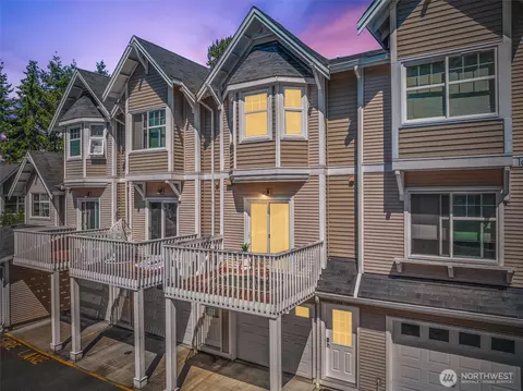16422 NE 91st St #104, Redmond, WA 98052