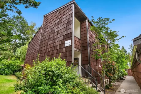 2300 NE 89th St #8905, Seattle, WA 98115