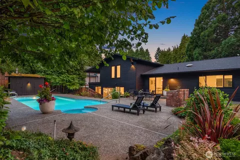 21000 Marine View Dr SW, Normandy Park, WA 98166