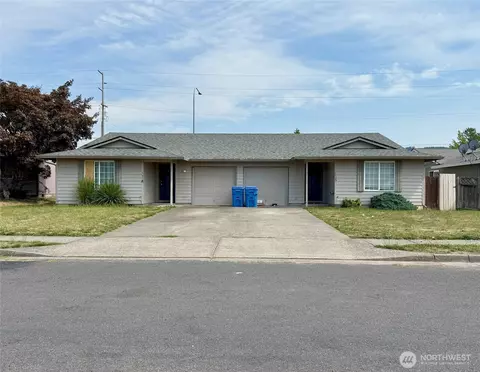 143 Balboa Loop, Kelso, WA 98626