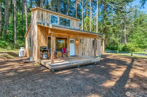 Exterior - 311 Enchanted Forest Rd, Eastsound, WA 98245 photo 2 of 7