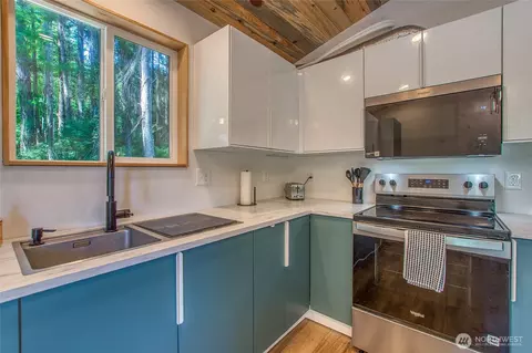 Kitchen - 311 Enchanted Forest Rd, Eastsound, WA 98245 photo 5 of 5