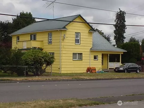 815 W 1st St, Centralia, WA 98531