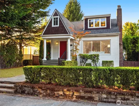 7215 W Green Lake Dr N, Seattle, WA 98103