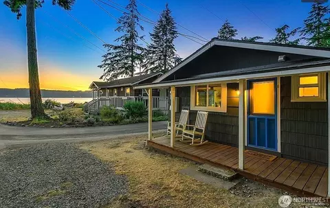 552 Sundin Dr, Camano Island, WA 98282