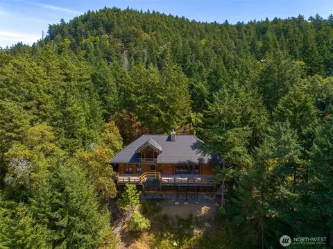279 Parker Reef Rd, Eastsound, WA 98245
