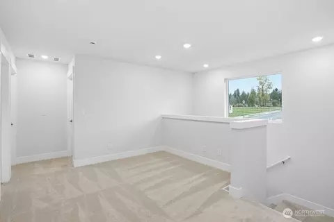 Entry Way - 732 Weaver Dr E, Enumclaw, WA 98022 photo 2 of 4