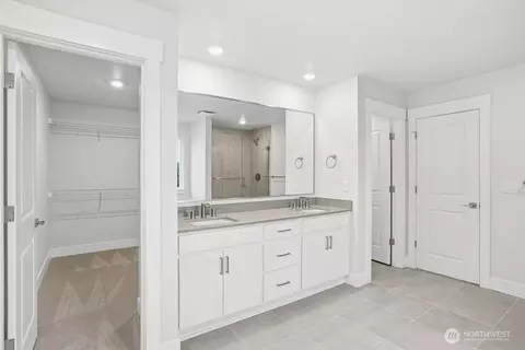 Bath - 732 Weaver Dr E, Enumclaw, WA 98022 photo 1 of 5