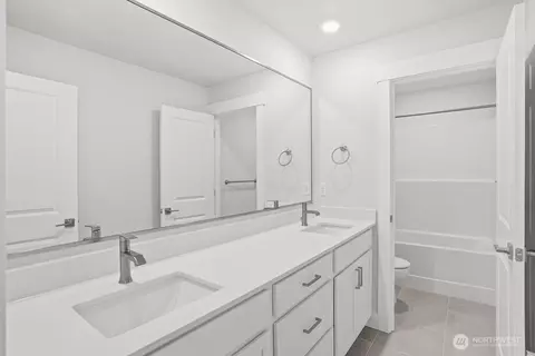 Bath - 732 Weaver Dr E, Enumclaw, WA 98022 photo 5 of 5