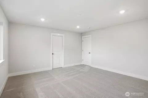 Bedroom - 732 Weaver Dr E, Enumclaw, WA 98022 photo 3 of 6