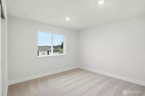 Bedroom - 732 Weaver Dr E, Enumclaw, WA 98022 photo 4 of 6