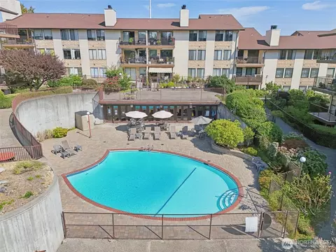 13215 Linden Ave N #303C, Seattle, WA 98133