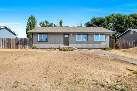 9840 NE Apple Rd, Moses Lake, WA 98837