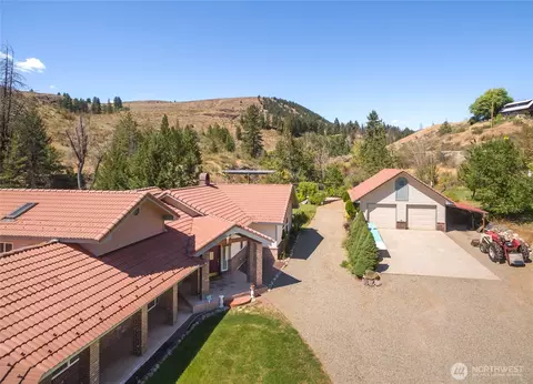 572 W B W Chewuch Rd, Winthrop, WA 98862