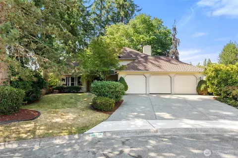 24218 SE 42nd Pl, Issaquah, WA 98029