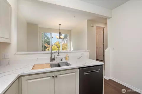 Kitchen - 16214 118th Ln NE, Bothell, WA 98011 photo 2 of 3
