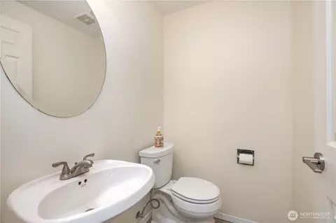 Bath - 16214 118th Ln NE, Bothell, WA 98011 photo 1 of 4