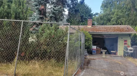 8432 NE 138th St, Kirkland, WA 98034