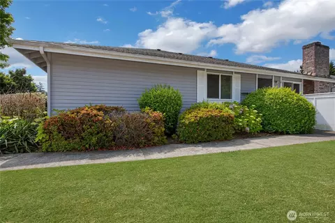 8608 Onyx Dr SW #E, Lakewood, WA 98498