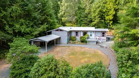 7589 Bailey Rd, Clinton, WA 98236