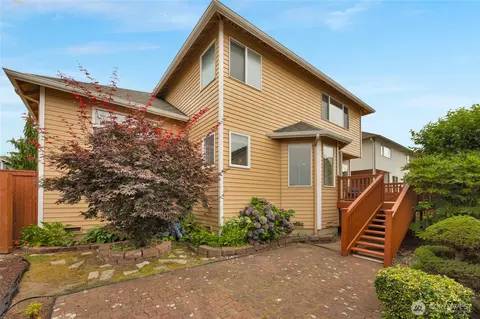 Exterior - 18418 12th Dr, Bothell, WA 98012 photo 9 of 10