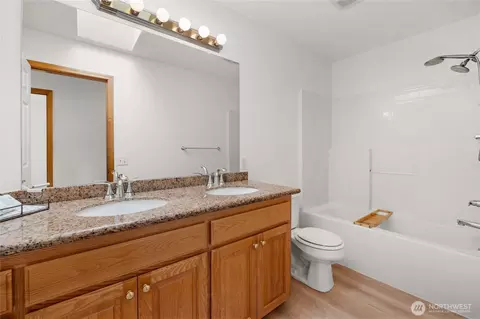 Bath - 18418 12th Dr, Bothell, WA 98012 photo 4 of 4