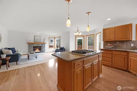 Living - 18418 12th Dr, Bothell, WA 98012 photo 2 of 5