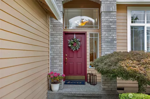 Entry Way - 18418 12th Dr, Bothell, WA 98012 photo 1 of 4