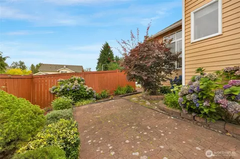 Exterior - 18418 12th Dr, Bothell, WA 98012 photo 5 of 10