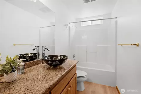 Bath - 18418 12th Dr, Bothell, WA 98012 photo 1 of 4