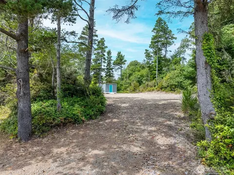 1605 243rd Ln, Ocean Park, WA 98640