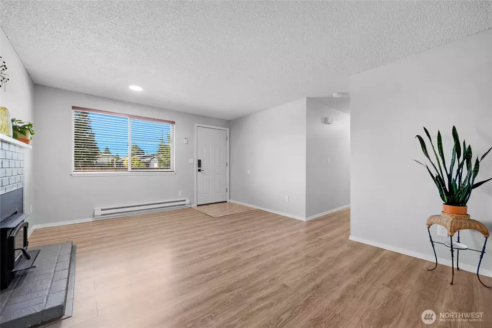 Living - 9311 58th Dr NE, Marysville, WA 98270 photo 3 of 3