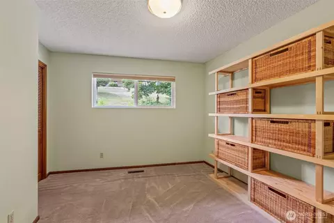 Bedroom - 10 View Point Ter, Longview, WA 98632 photo 1 of 5