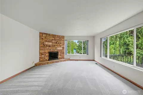 Living - 10 View Point Ter, Longview, WA 98632 photo 1 of 5