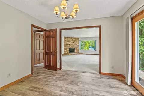 Living - 10 View Point Ter, Longview, WA 98632 photo 3 of 5