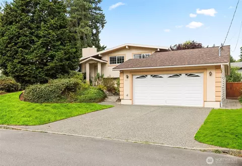 453 155th Pl SE, Bellevue, WA 98007