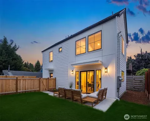 9224 36th Ave SW #2, Seattle, WA 98126