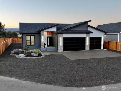 994 Alida Ct SE, Ocean Shores, WA 98569