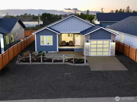 992 Alida Ct SE, Ocean Shores, WA 98569