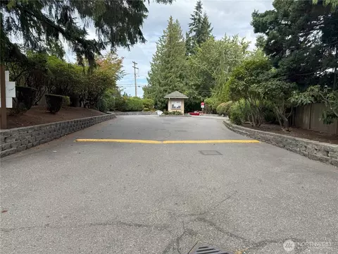 Exterior - 820 E Cady Rd #E304, Everett, WA 98203 photo 5 of 5