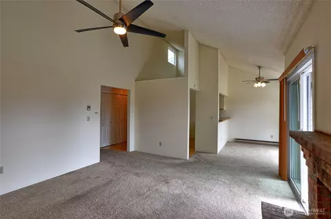 Living - 820 E Cady Rd #E304, Everett, WA 98203 photo 3 of 6