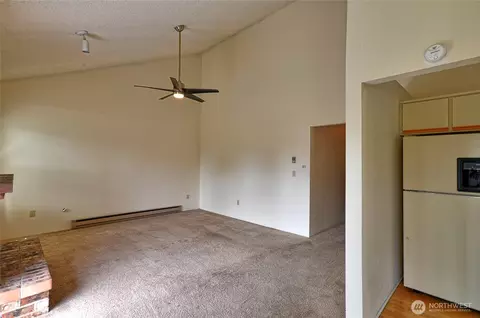 Living - 820 E Cady Rd #E304, Everett, WA 98203 photo 6 of 6