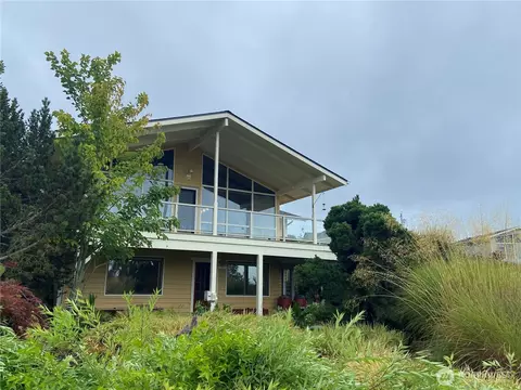 290 Colman Dr, Port Townsend, WA 98368