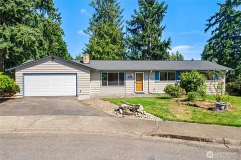 632 S 196th St, Des Moines, WA 98148