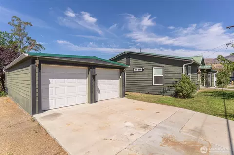 7 Cambridge Ave, Rock Island, WA 98850