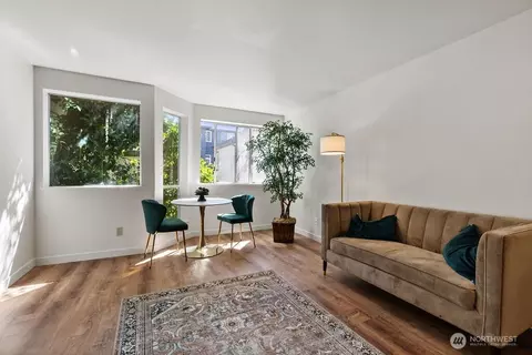 12026 15th Ave NE #305, Seattle, WA 98125