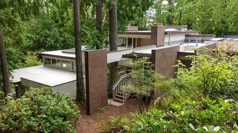17531 SE 110th St, Renton, WA 98059