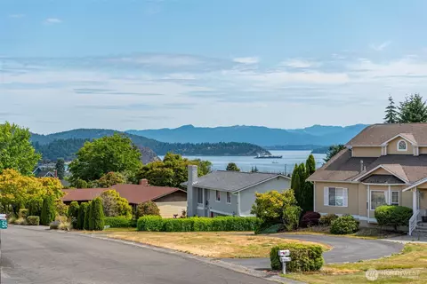 3802 N Ave, Anacortes, WA 98221