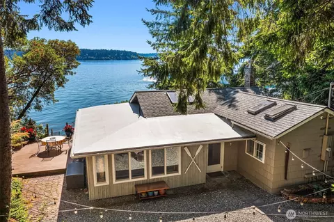 13215 Tahlequah Rd SW, Vashon, WA 98070