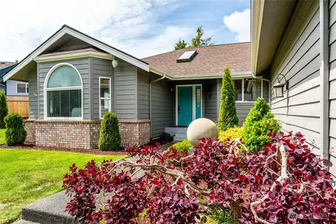 805 E Pacificview Dr, Bellingham, WA 98229
